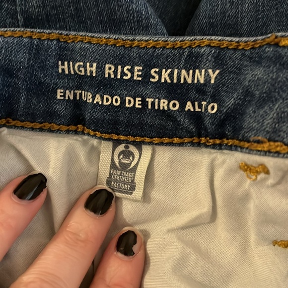 High-Rise Skinny Jeans - Picture 4 of 5